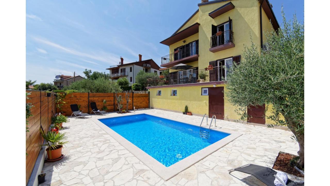 Holiday Home Vlady By Rent Istria Бує Екстер'єр фото